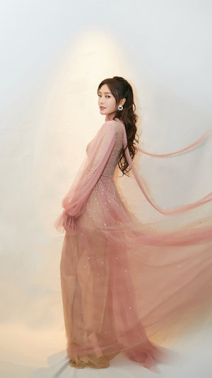 年轻的保姆2中子字